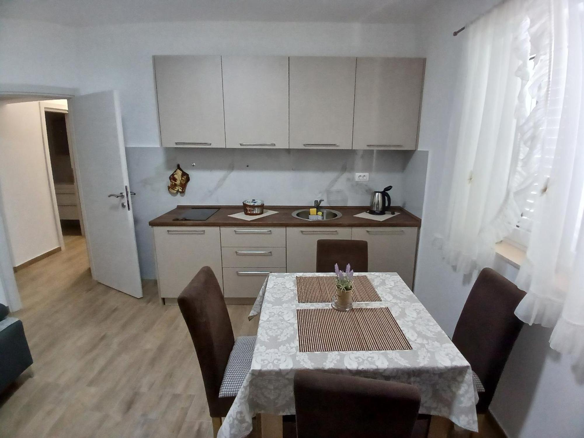 Apartments Tiha Noc Κότορ Εξωτερικό φωτογραφία